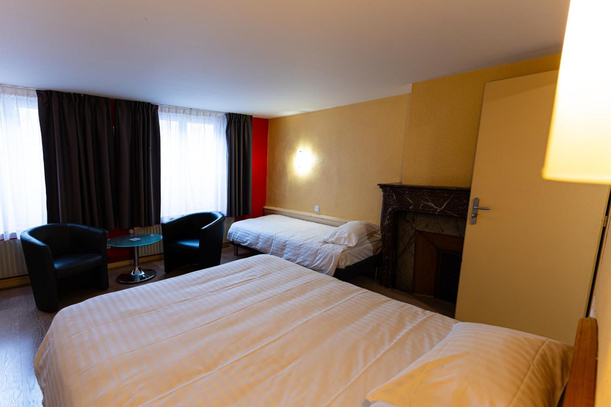 Hotel Cheval De Bronze เรเมียร์มอง ภายนอก รูปภาพ