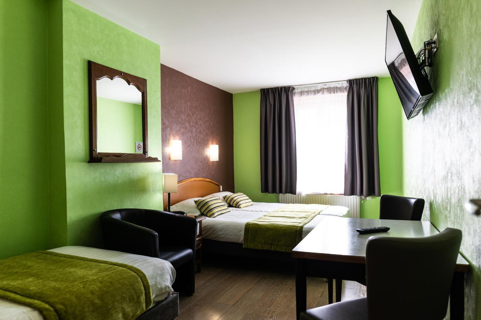 Hotel Cheval De Bronze เรเมียร์มอง ภายนอก รูปภาพ