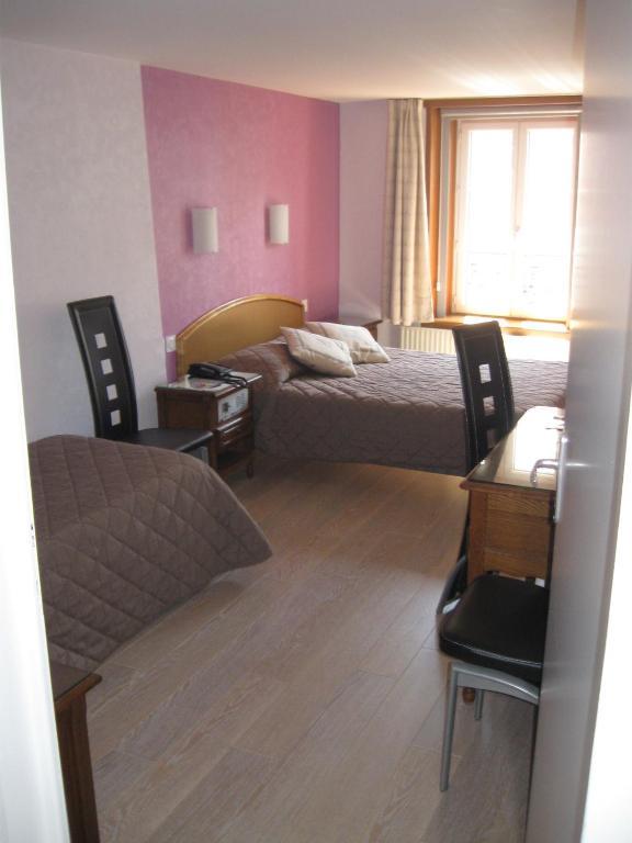 Hotel Cheval De Bronze เรเมียร์มอง ห้อง รูปภาพ